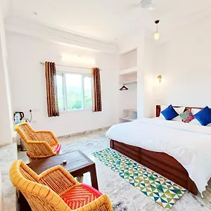 Prakash Ji's Haveli -luxurious Lakeside Retreat- Udaipur